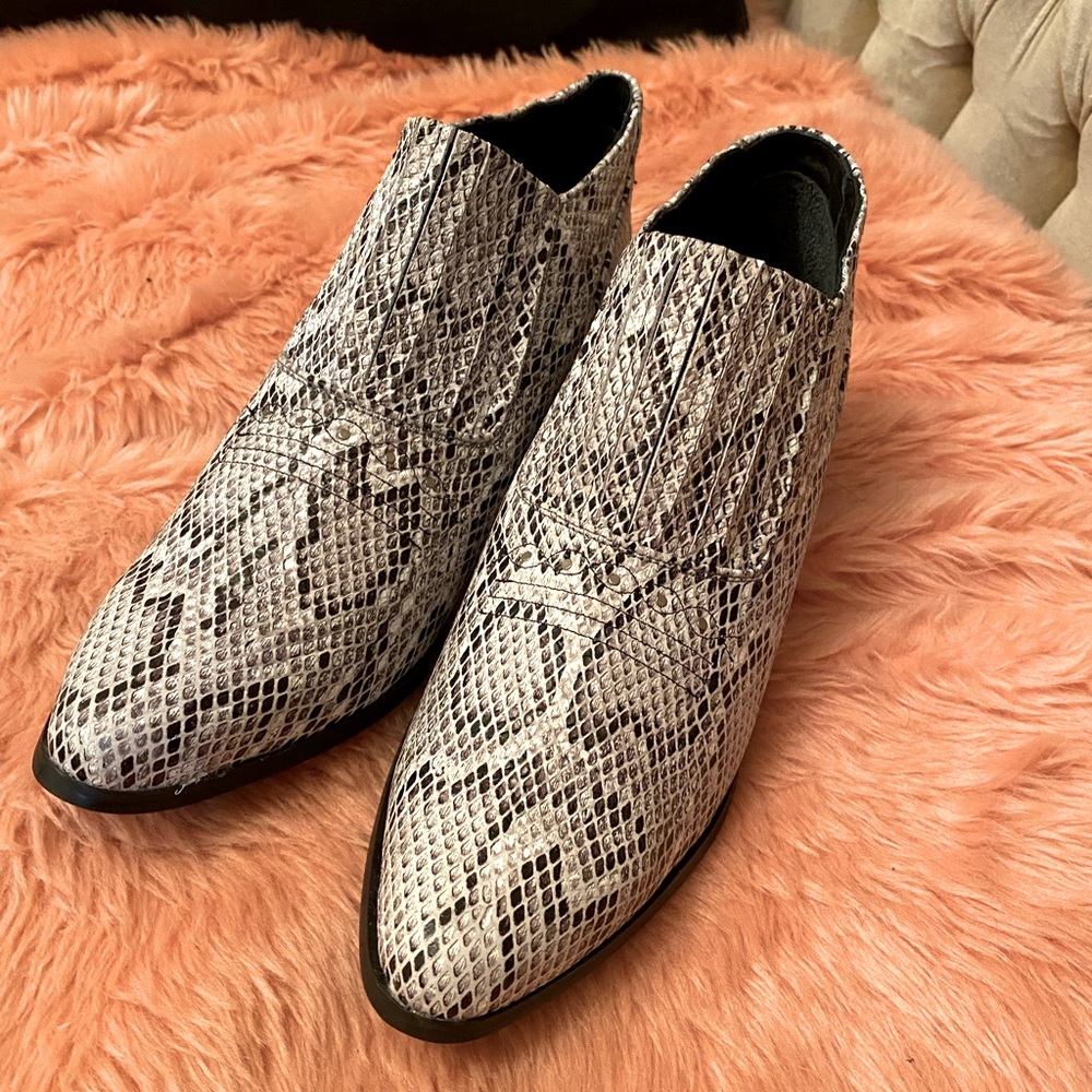 Snake booties